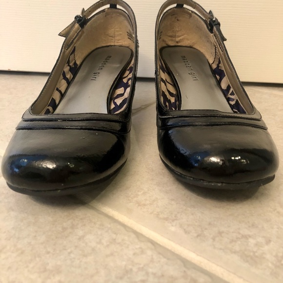 Women’s Low Heel - Picture 2 of 6